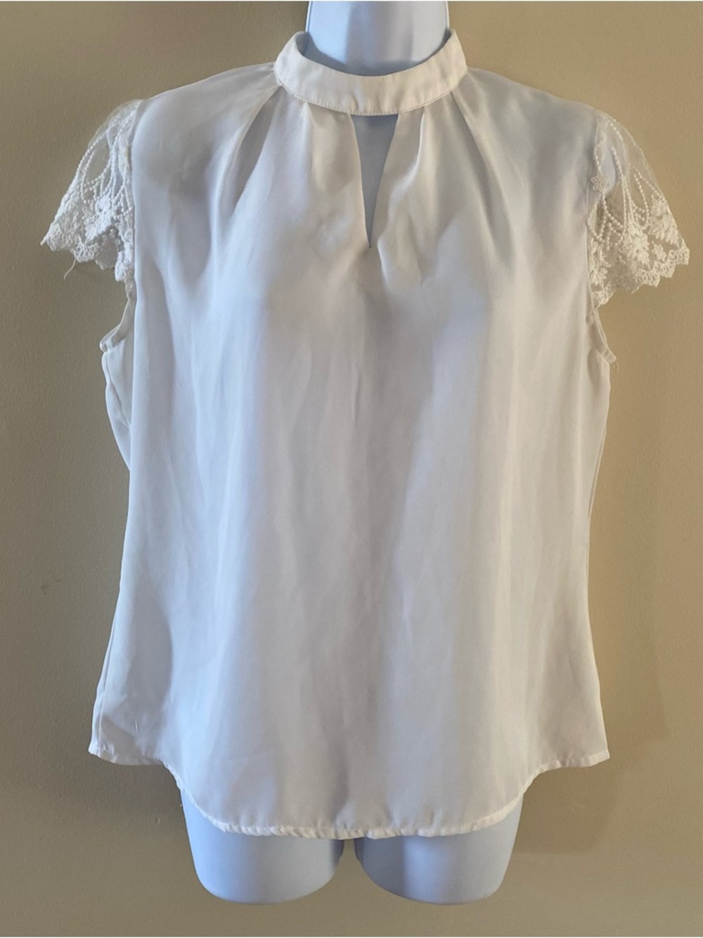 White Blouse Size L Lace Trim Sleeve Mock Neck Keyhole Top Polyester Runs Small
